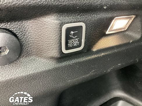 Used 2022 Jeep Grand Cherokee L Laredo AWD/4WD image 11