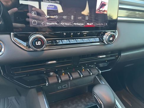 Used 2023 GMC Canyon Elevation w/ Convenience Package image 33