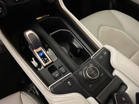 Used 2025 Toyota Grand Highlander AWD Hybrid image 21