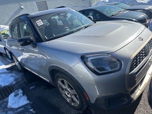 Used 2025 MINI Cooper Countryman S image 1