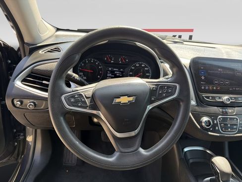 Used 2022 Chevrolet Malibu LT FWD image 12