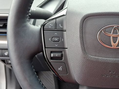 Used 2025 Toyota Prius XLE AWD/4WD image 24