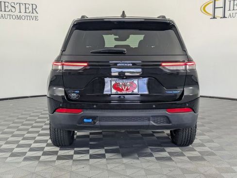 Used 2024 Jeep Grand Cherokee Trailhawk AWD/4WD image 3