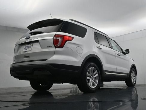 Used 2019 Ford Explorer XLT w/ Equipment Group 201A AWD/4WD image 35