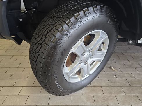Used 2019 Jeep Wrangler Unlimited Sport S AWD/4WD image 31