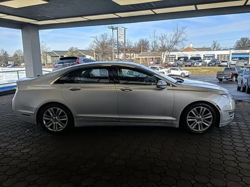 Used 2013 Lincoln MKZ AWD image 4
