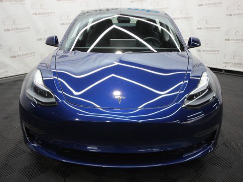 Used 2022 Tesla Model 3 Standard Range RWD image 10