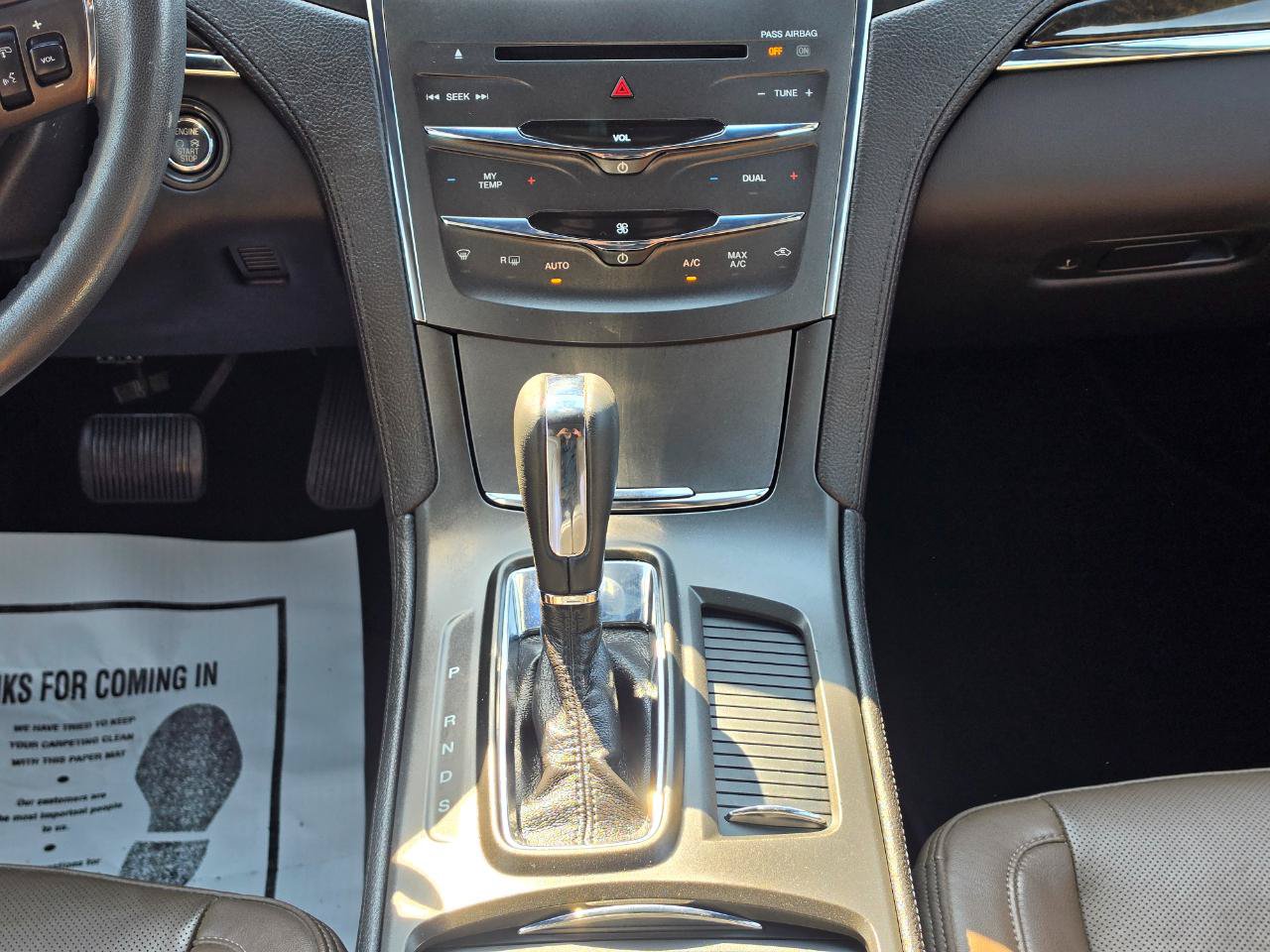 Used 2013 Lincoln MKS FWD image 25