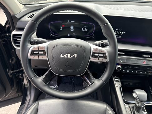 Certified 2024 Kia Telluride S w/ S Sunroof Package AWD/4WD image 3