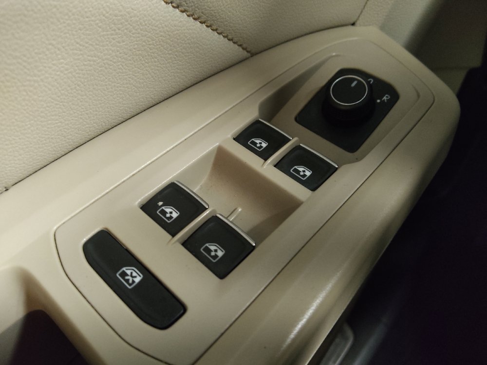 Used 2021 Volkswagen Atlas SE w/ Panoramic Sunroof Package FWD image 27
