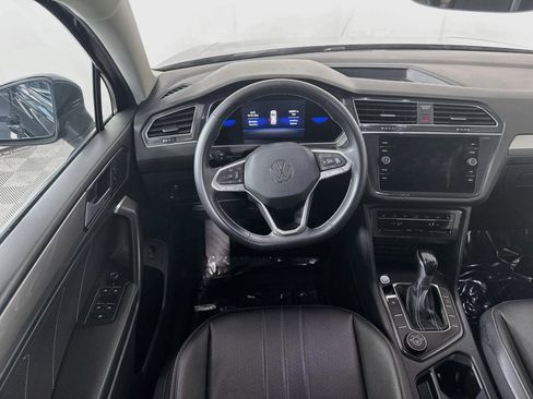 Used 2022 Volkswagen Tiguan SE w/ Panoramic Sunroof Package AWD/4WD image 21