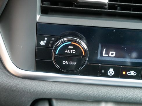 Certified 2023 Nissan Rogue SV w/ SV Premium B Package AWD/4WD image 34