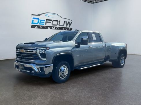Used 2024 Chevrolet Silverado 3500 LTZ w/ LTZ Plus Package image 7