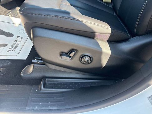 New 2026 Chrysler Pacifica Select image 17