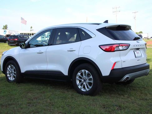 Used 2022 Ford Escape SE w/ Cold Weather Package AWD/4WD image 7