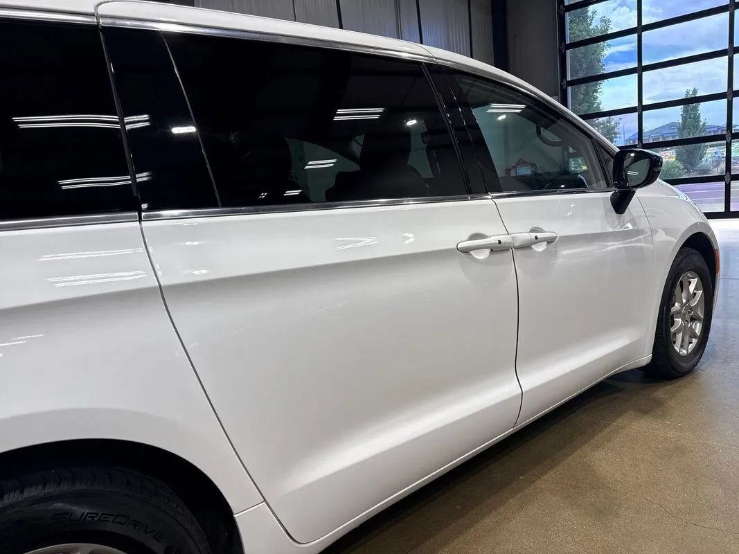 Used 2024 Chrysler Pacifica Touring-L FWD image 68