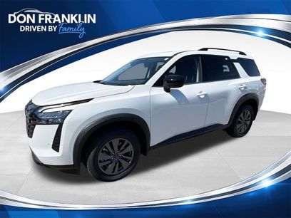 New 2026 Nissan Pathfinder SV w/ SV Premium Package