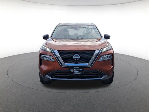 Used 2023 Nissan Rogue SL image 2