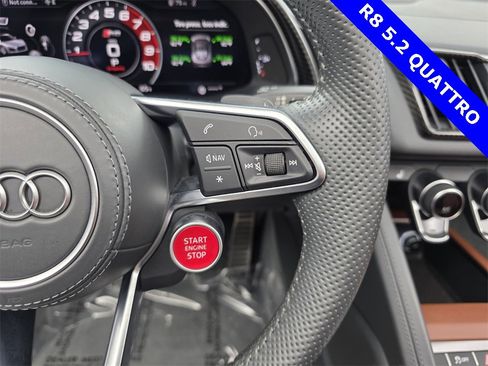 Used 2018 Audi R8 V10 image 16