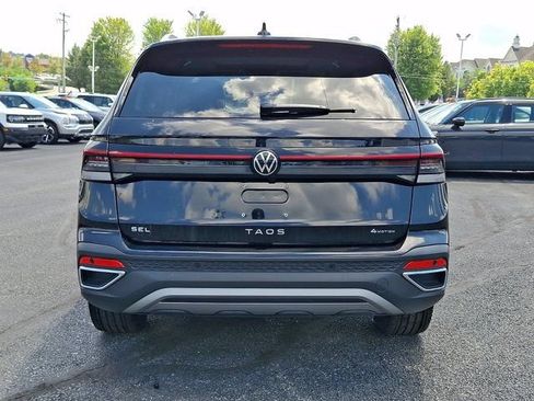 Used 2025 Volkswagen Taos SEL AWD/4WD image 7