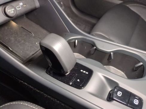 New 2025 Volvo XC40 B5 Core w/ Protection Package Premier image 23