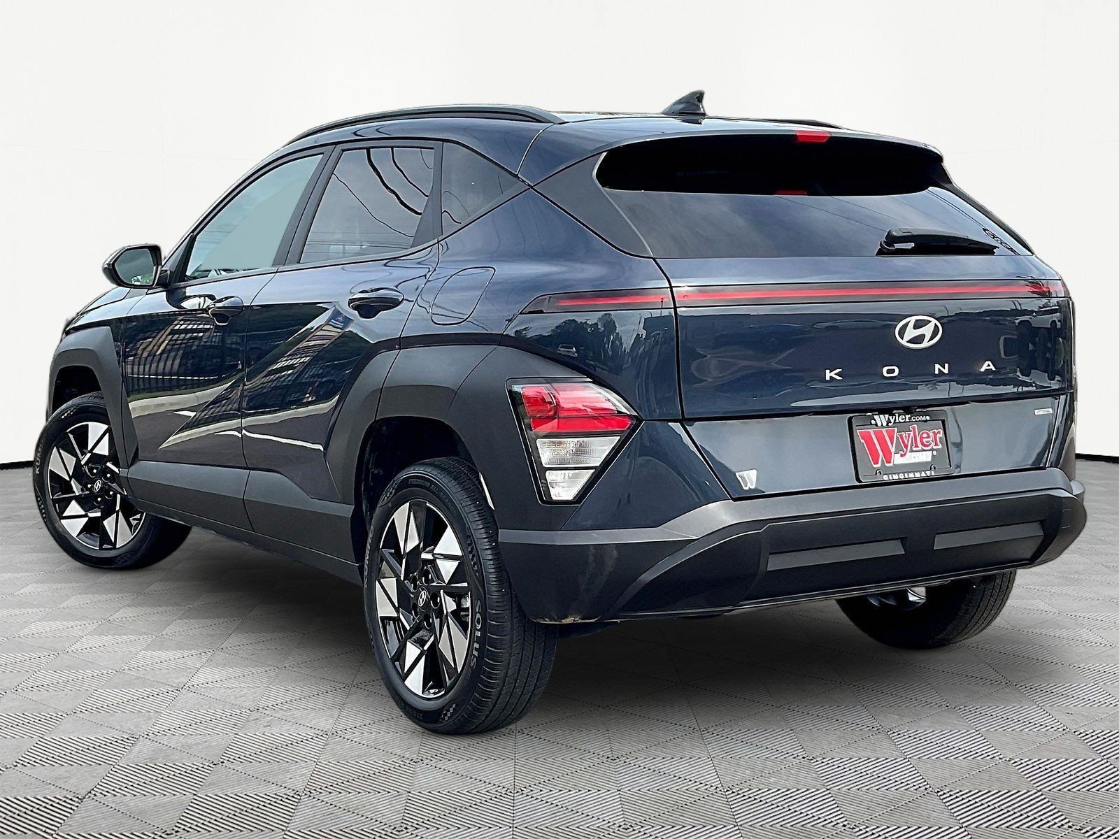Used 2025 Hyundai Kona SEL AWD/4WD image 4