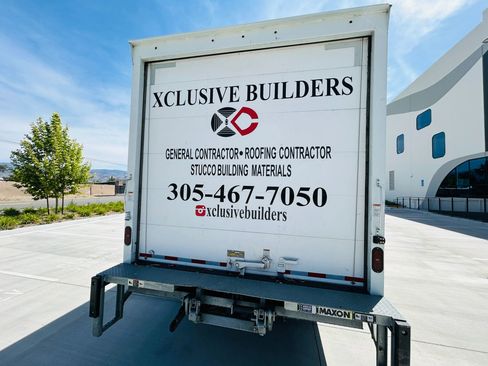 Used 2020 Isuzu NPR image 14