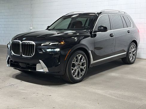 Used 2023 BMW X7 xDrive40i w/ Premium Package AWD/4WD image 1