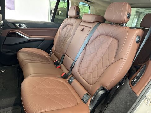 Certified 2025 BMW X7 xDrive40i w/ Premium Package image 34