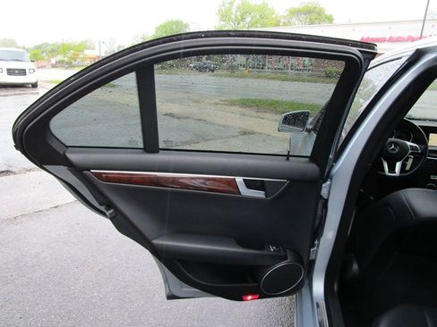 Used 2013 Mercedes-Benz C 250 Sedan image 31