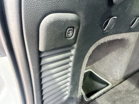 Used 2018 Jeep Grand Cherokee Altitude image 31