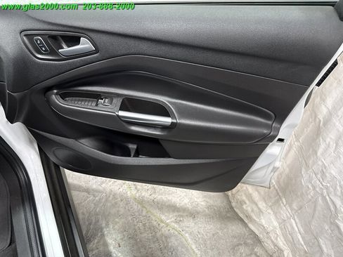 Used 2017 Ford C-MAX SE image 27