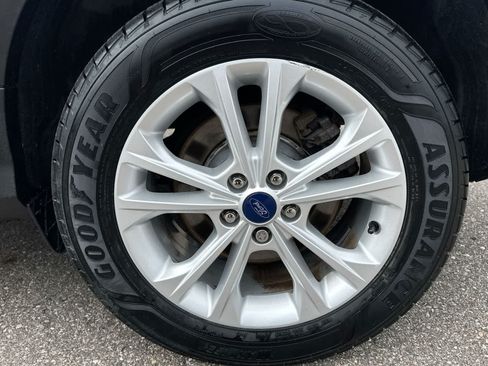 Used 2018 Ford Escape SE w/ SE Sync 3 Package FWD image 14