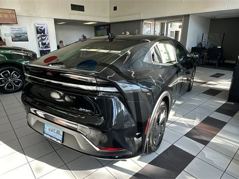 Used 2025 Toyota Prius Plug-In Hybrid image 5