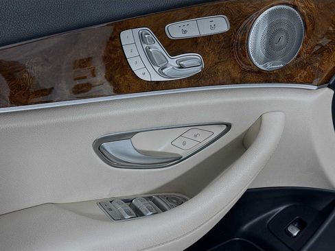 Used 2020 Mercedes-Benz E 350 4MATIC Sedan image 24