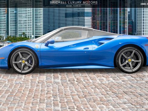 Used 2017 Ferrari 488 Spider RWD image 10