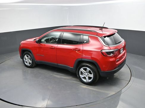 Used 2024 Jeep Compass Latitude AWD/4WD image 27