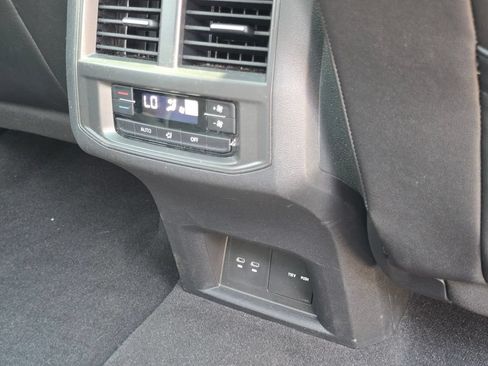 Used 2023 Volkswagen Atlas SEL AWD/4WD image 29