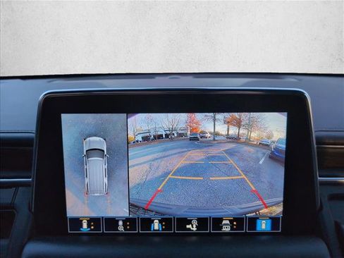 Used 2021 Chevrolet Tahoe Z71 w/ Z71 Signature Package image 13