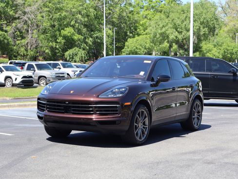 Used 2022 Porsche Cayenne AWD/4WD image 19