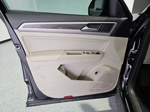 Used 2021 Volkswagen Atlas SEL FWD image 15