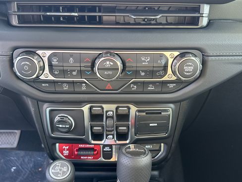 New 2026 Jeep Gladiator Mojave AWD/4WD image 13