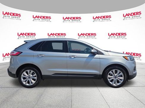 Certified 2022 Ford Edge Titanium image 2