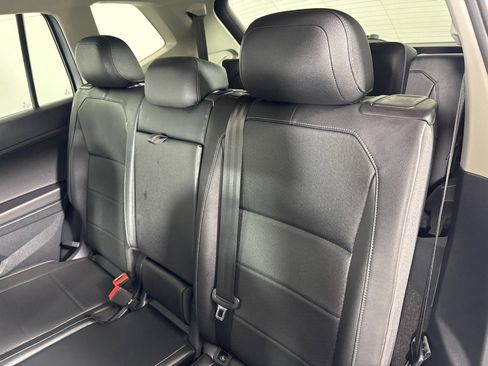 Used 2019 Volkswagen Tiguan SE image 23