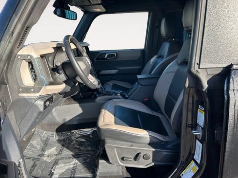 Used 2023 Ford Bronco Wildtrak AWD/4WD image 15