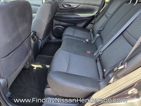 Used 2020 Nissan Rogue SV FWD image 11