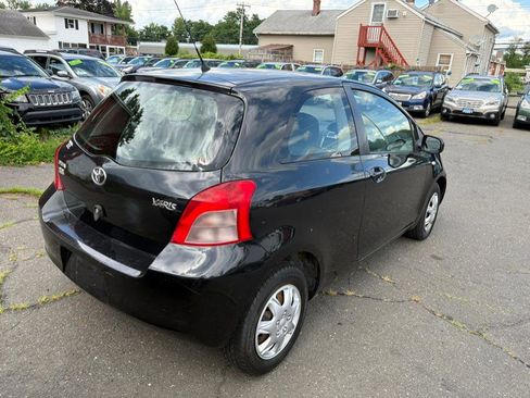 Used 2007 Toyota Yaris 2-Door Hatchback image 4