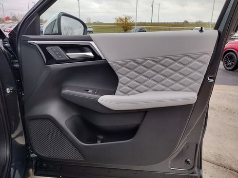 New 2025 Mitsubishi Outlander SEL image 34