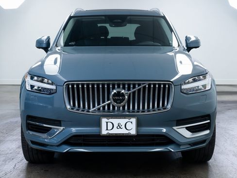 Used 2023 Volvo XC90 T8 Plus image 2