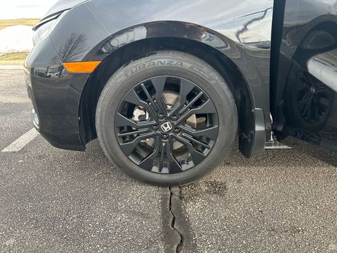 Used 2025 Honda Odyssey Sport-L image 29